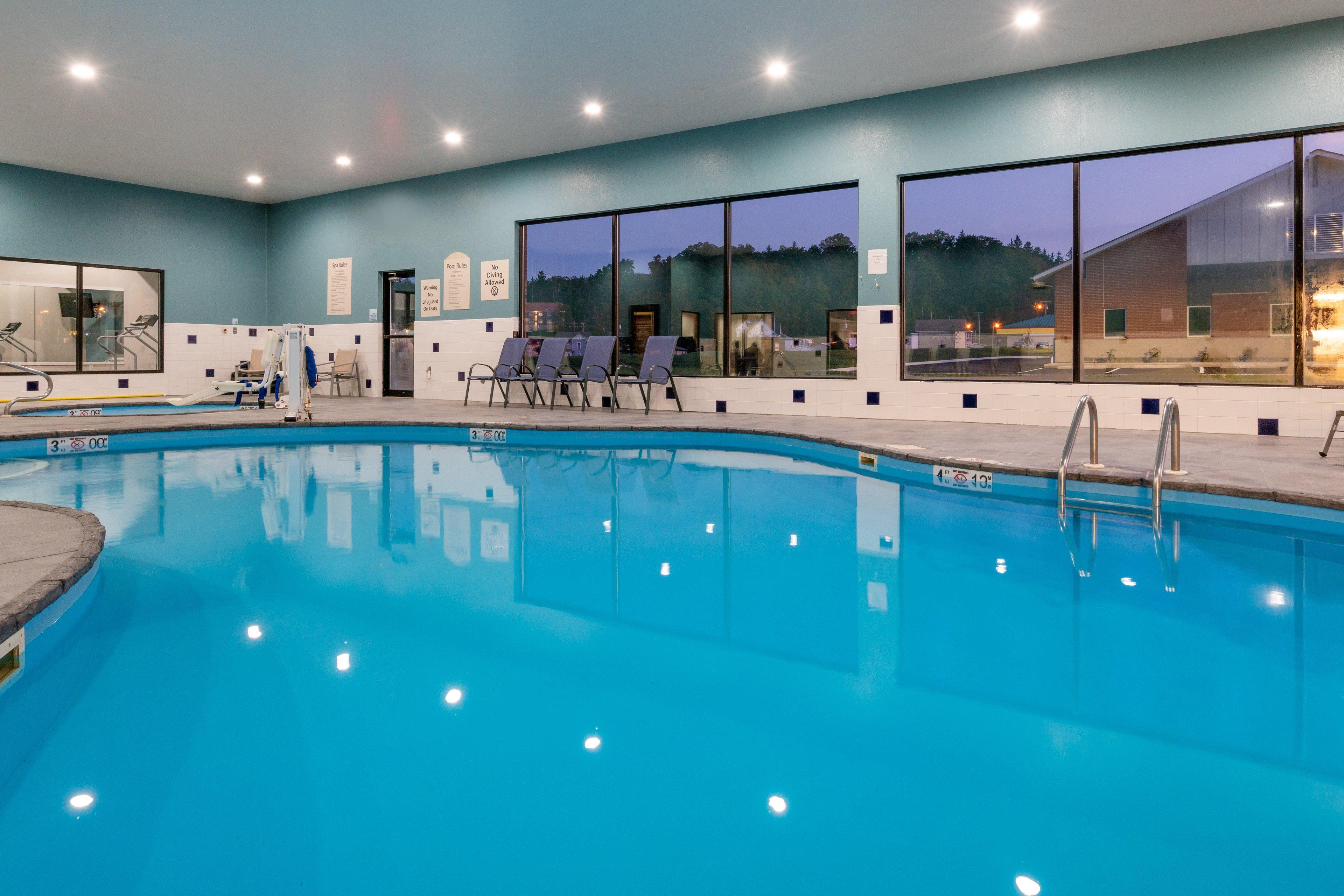 Express & By Ihg 2* Elkins
